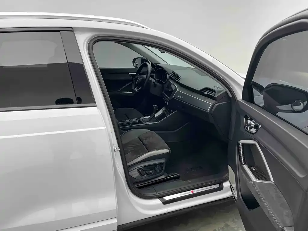 Audi Q3 2021 из CN, фото 5