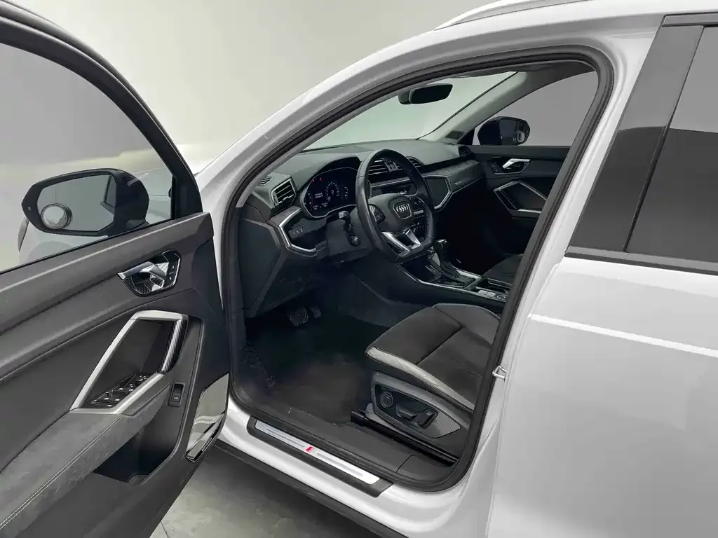 Audi Q3 2021 из CN, фото 10