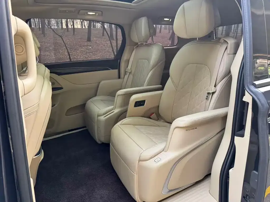 Buick GL8 2023 из CN, фото 5