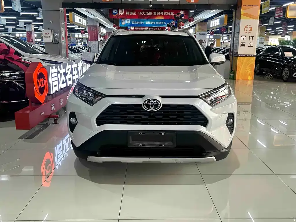 Toyota RAV4 — фото 4