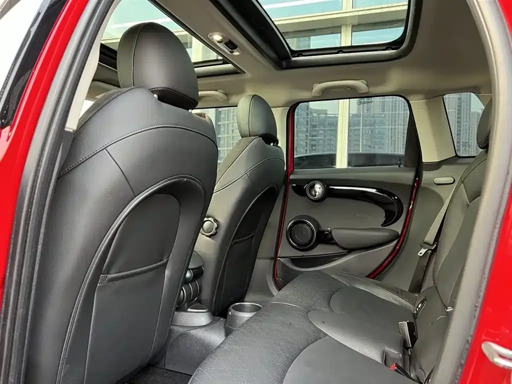 MINI Cooper (3-door) 2021 из CN, фото 2