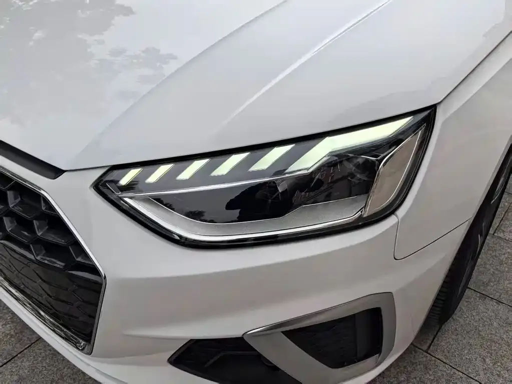 Audi A4L 2022 из CN, фото 5