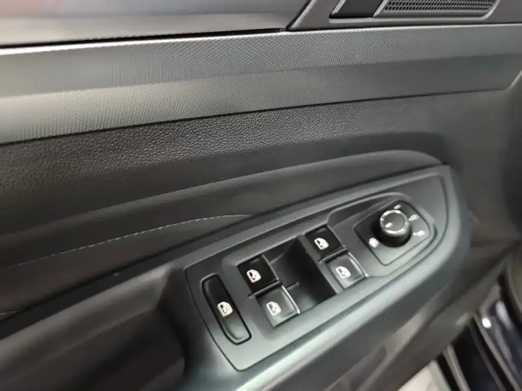 Volkswagen Passat 2021 из CN, фото 9