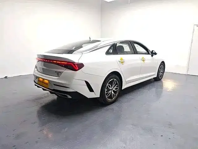 Kia K5 2025 из CN, фото 4