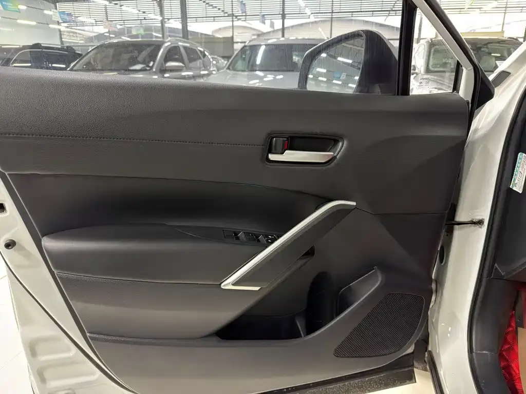 Toyota Frontlander 2023 из CN, фото 4