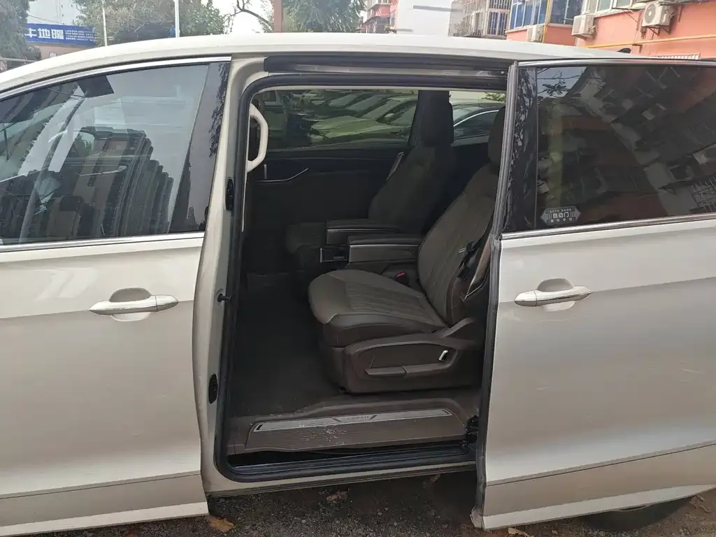 Volkswagen Viloran 2023 из CN, фото 4