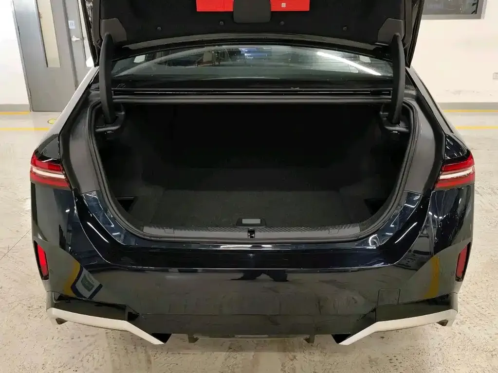 BMW i5 2025 из CN, фото 7
