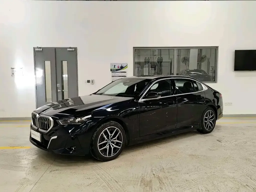 BMW i5 2025 из CN, фото 6