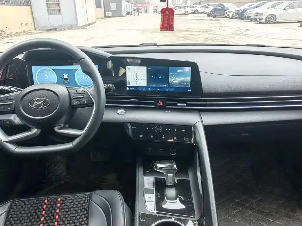 Hyundai Elantra 2023 из CN, фото 5