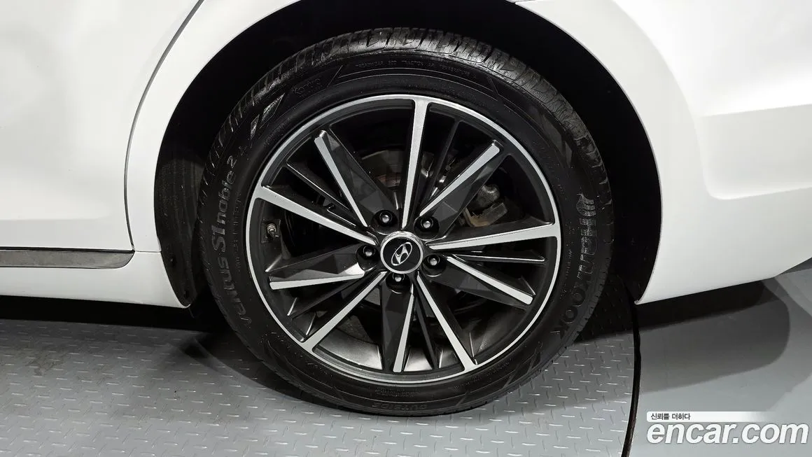 Hyundai Grandeur 2022 из KR, фото 2