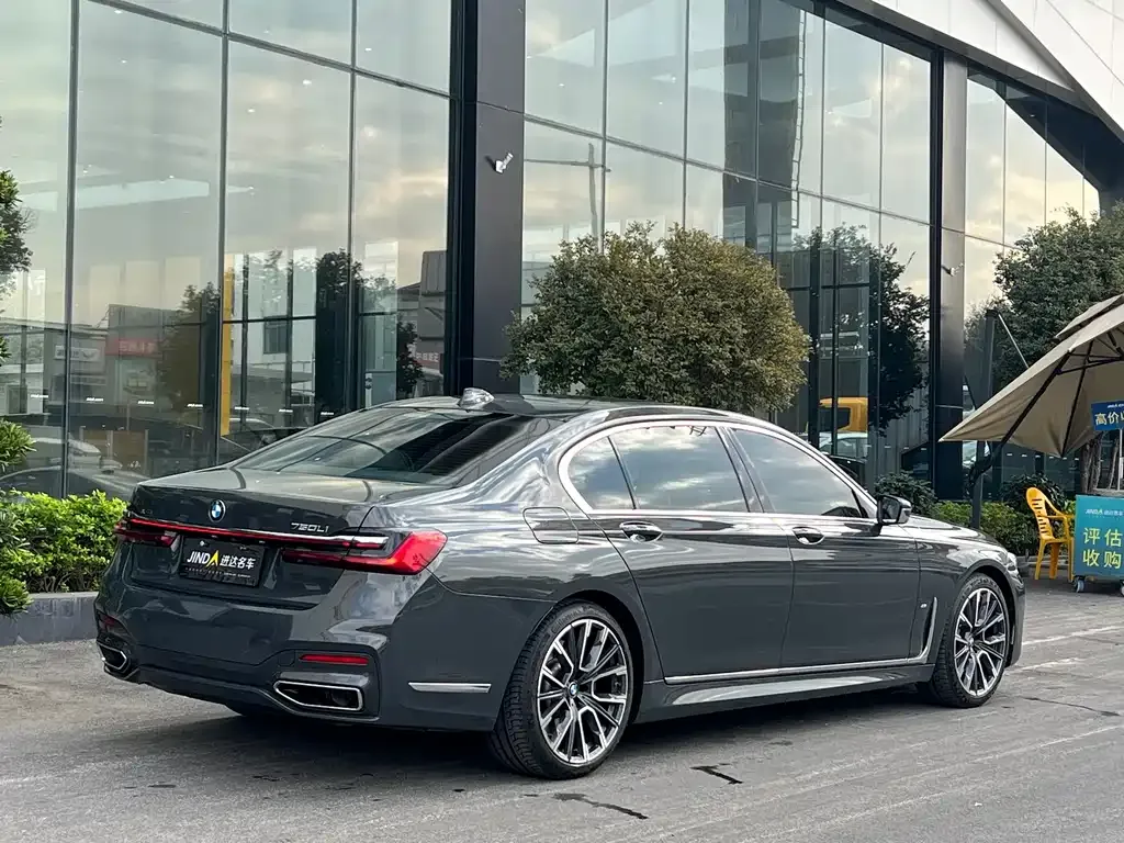 BMW 7 Series 2023 из CN, фото 10
