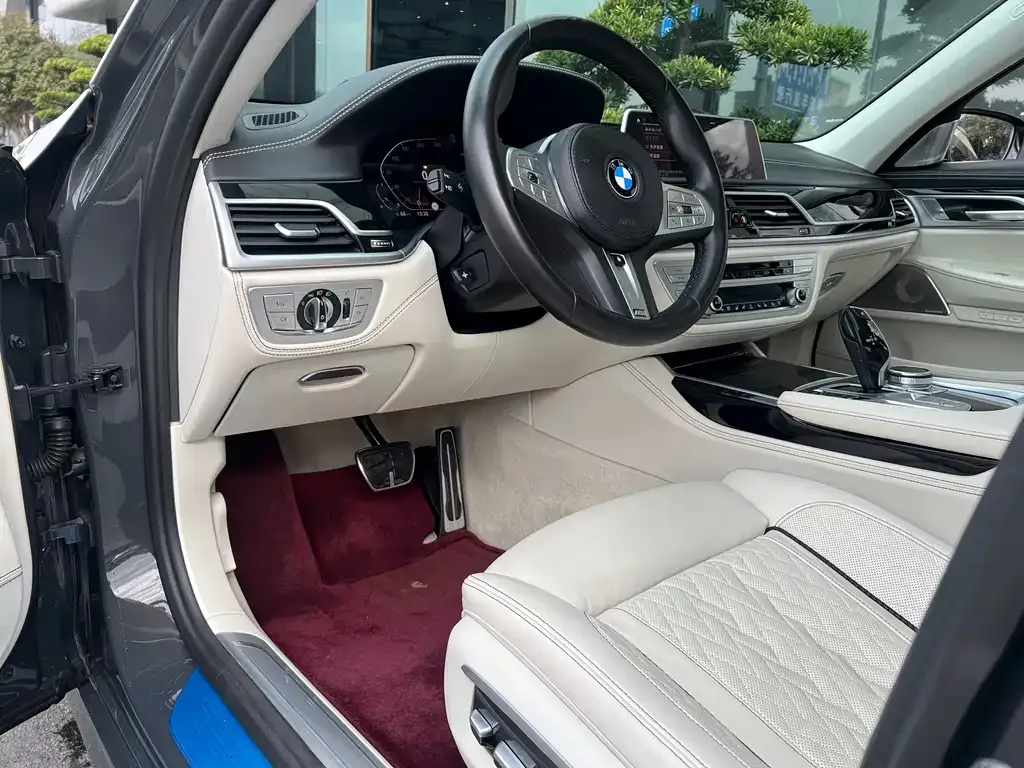 BMW 7 Series 2023 из CN, фото 6