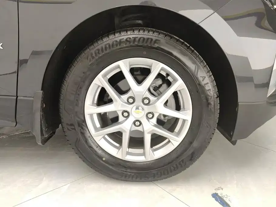 Chevrolet Equinox 2023 из CN, фото 7