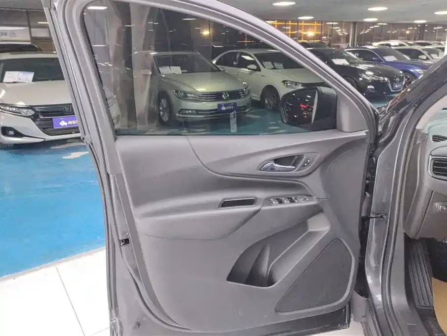 Chevrolet Equinox 2023 из CN, фото 9