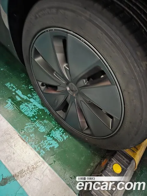 Tesla Model 3 2025 из KR, фото 4