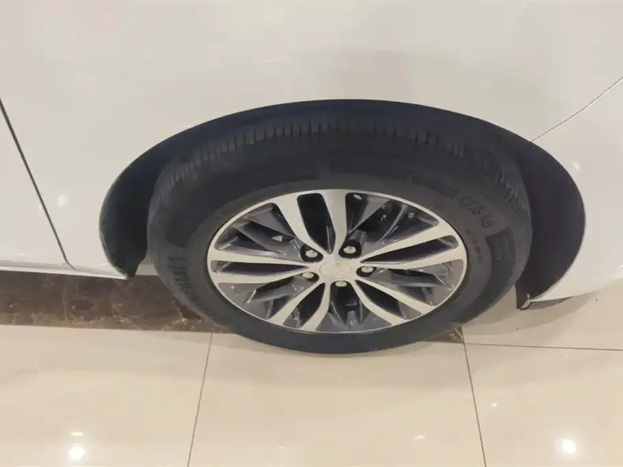 Buick GL8 2022 из CN, фото 2