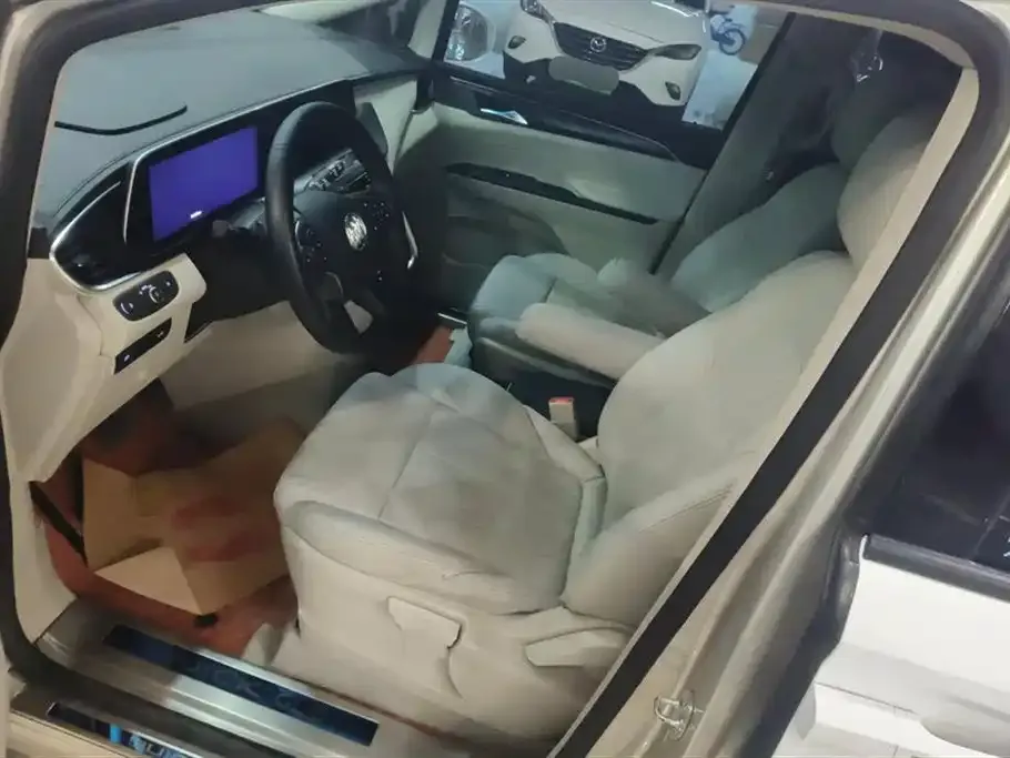 Buick GL8 2022 из CN, фото 3