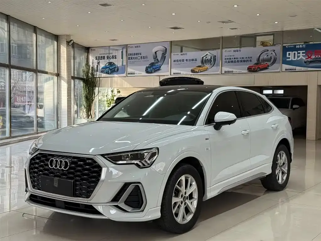 Audi Q3 Sportback 2022 из CN, фото 1
