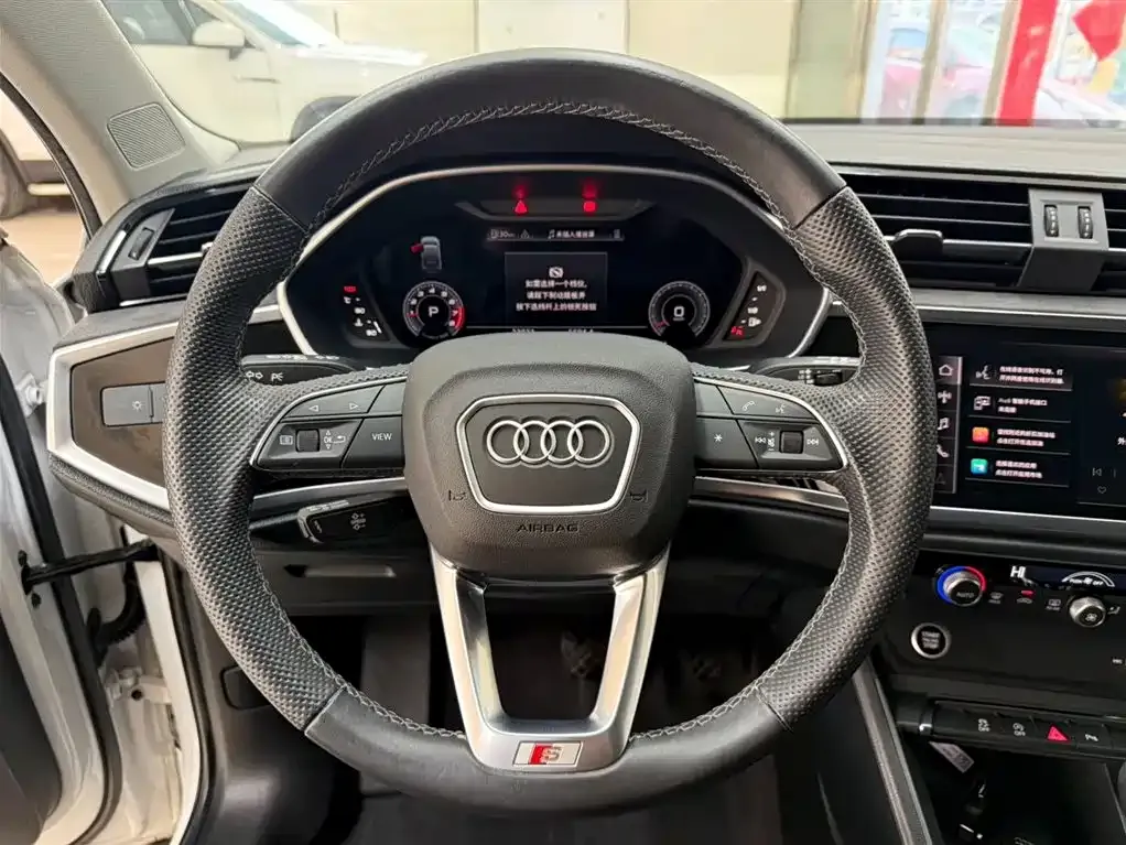 Audi Q3 Sportback 2022 из CN, фото 2
