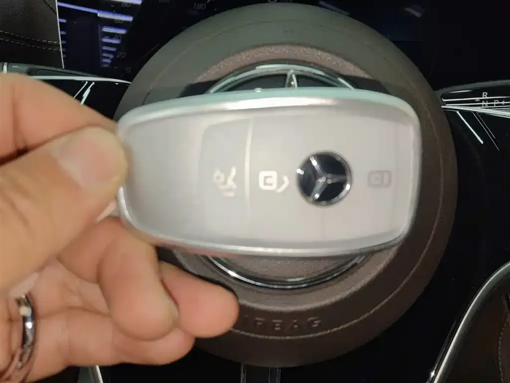 Mercedes-Benz E-Class 2022 из CN, фото 2