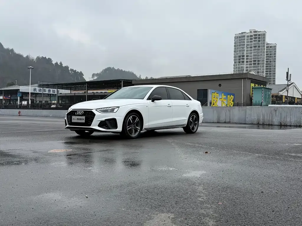 Audi A4L 2023 из CN, фото 1
