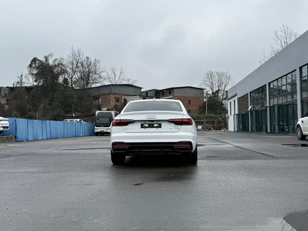 Audi A4L 2023 из CN, фото 10