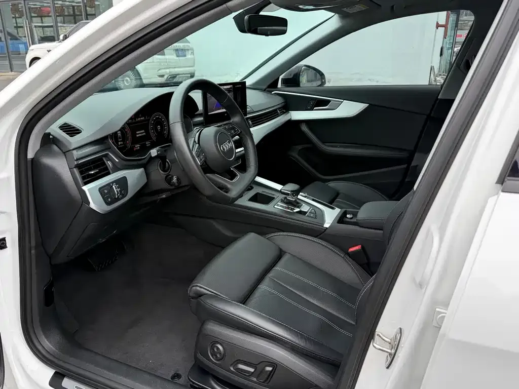 Audi A4L 2023 из CN, фото 8