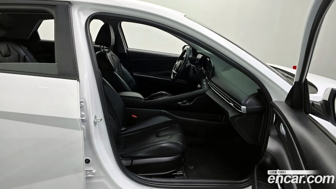 Hyundai AVANTE 2021 из KR, фото 3