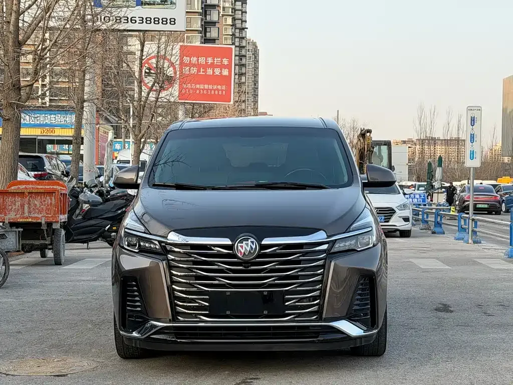 Buick GL8 2023 из CN, фото 2