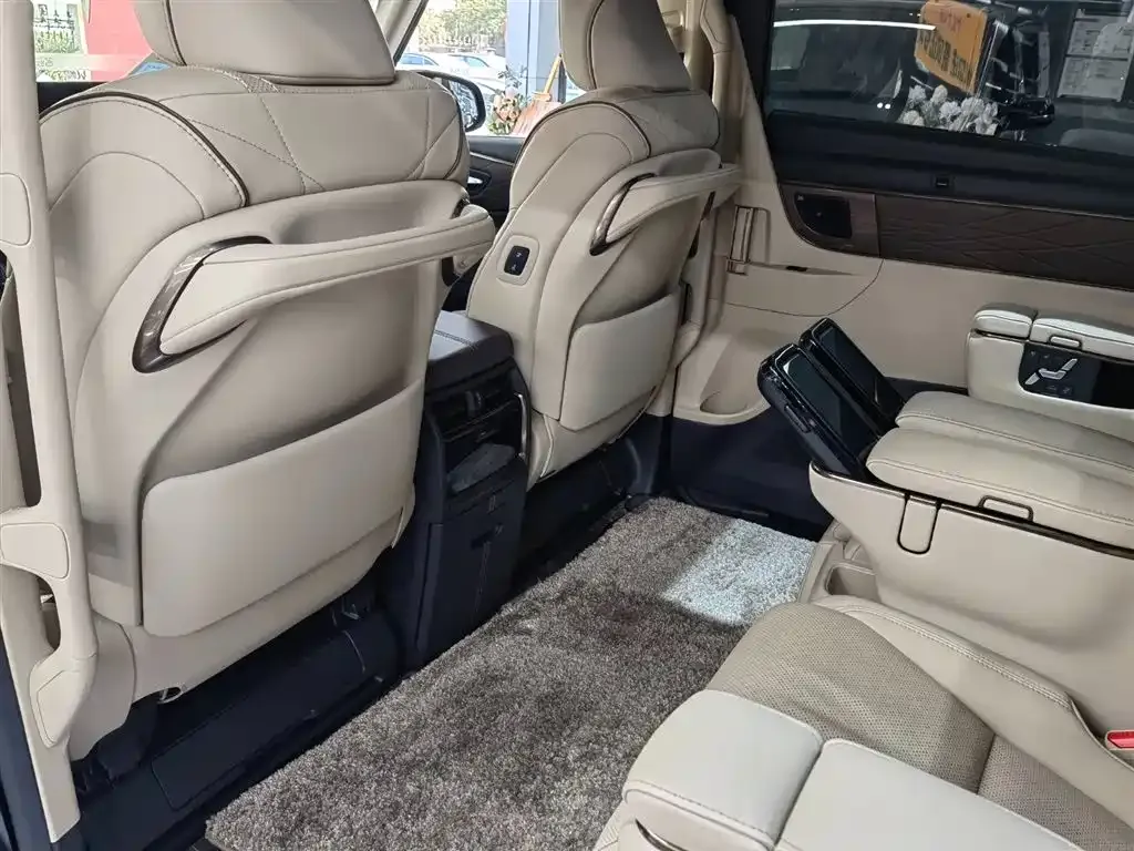 Toyota Vellfire 2023 из CN, фото 9