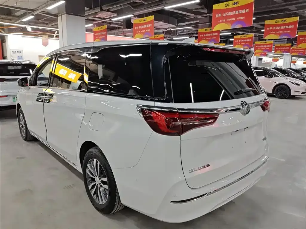 Buick GL8 2024 из CN, фото 10