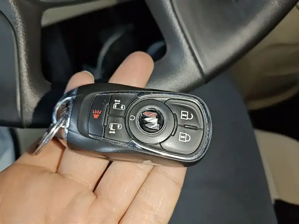Buick GL8 2024 из CN, фото 8