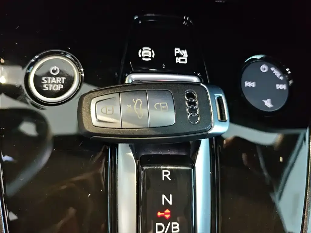 Audi Q4 e-tron 2024 из CN, фото 2