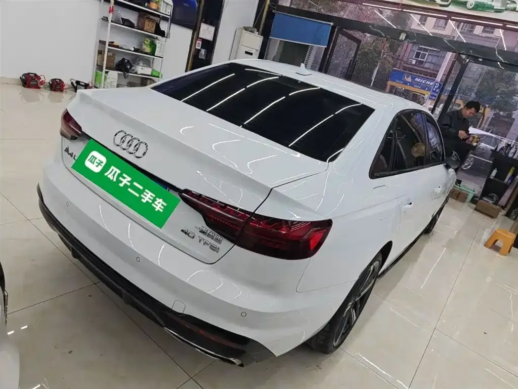 Audi A4L 2024 из CN, фото 3