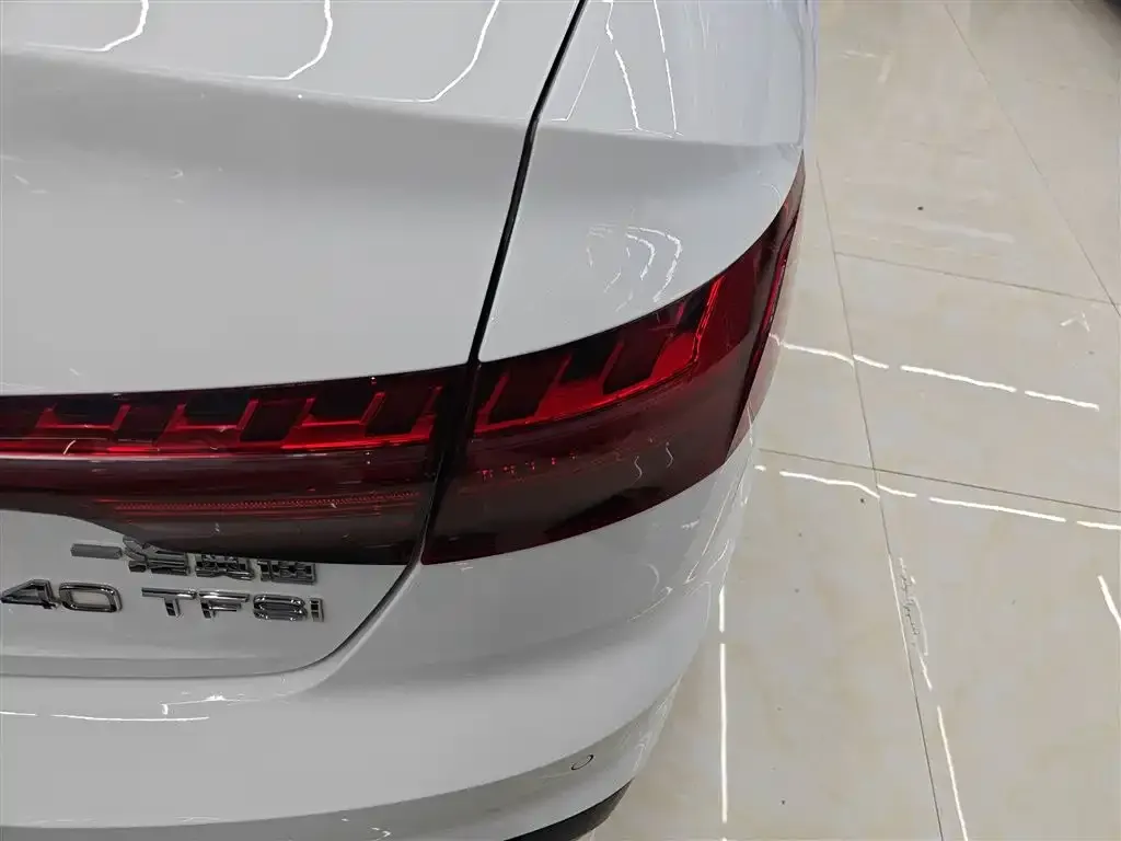 Audi A4L 2024 из CN, фото 2