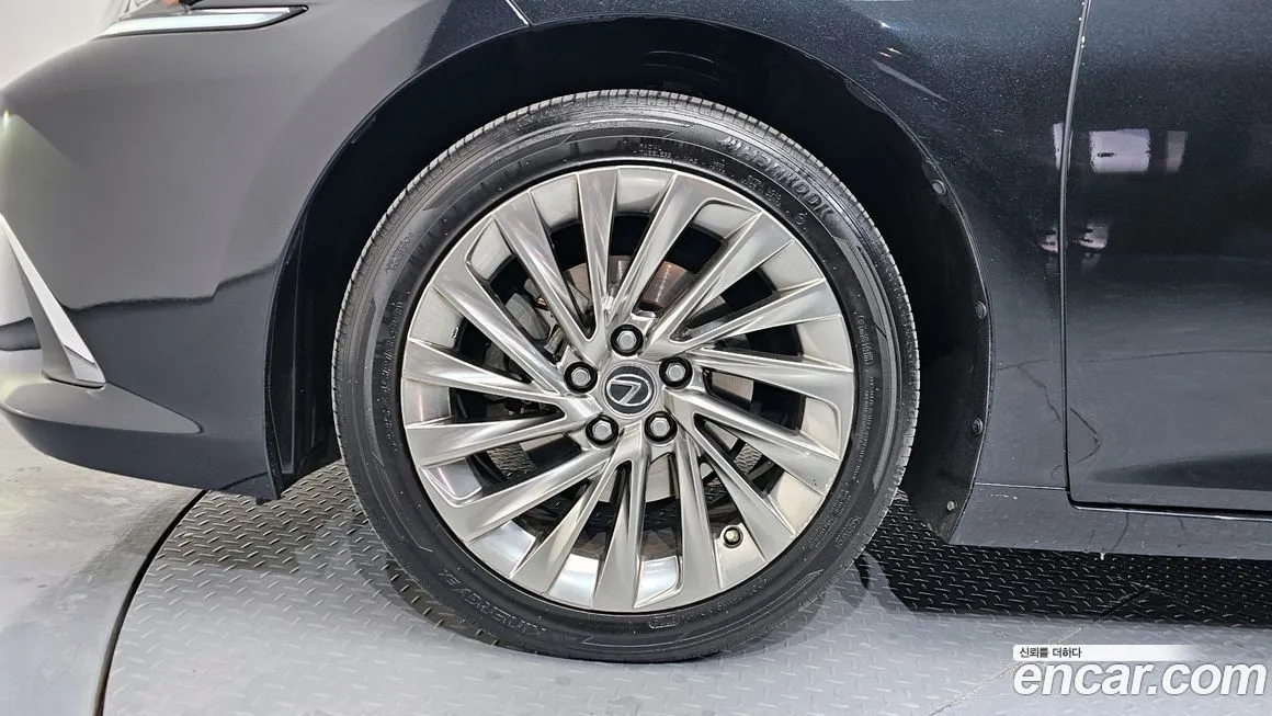 Lexus ES 2021 из KR, фото 4
