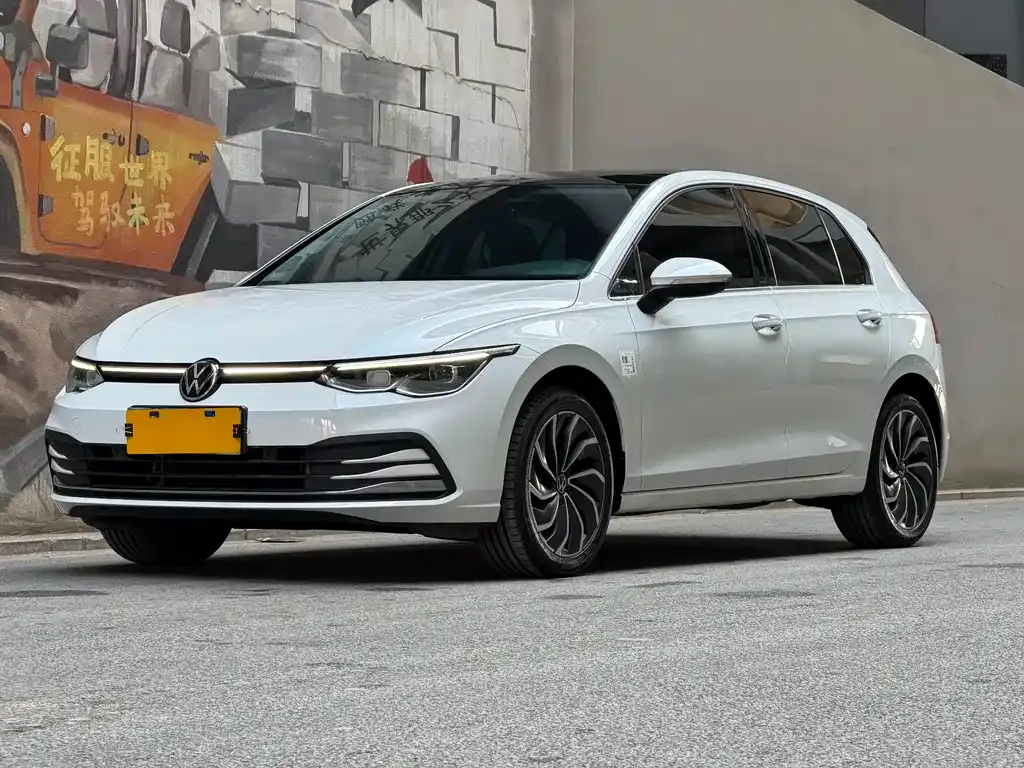 Volkswagen Golf 2023 из CN, фото 1