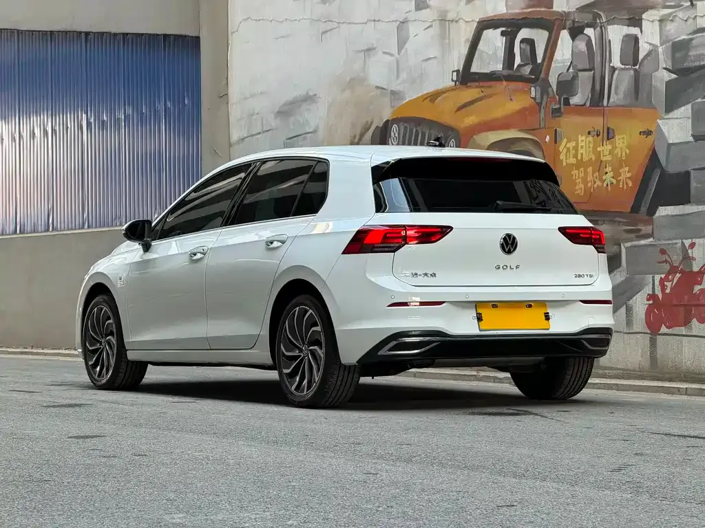 Volkswagen Golf 2023 из CN, фото 9