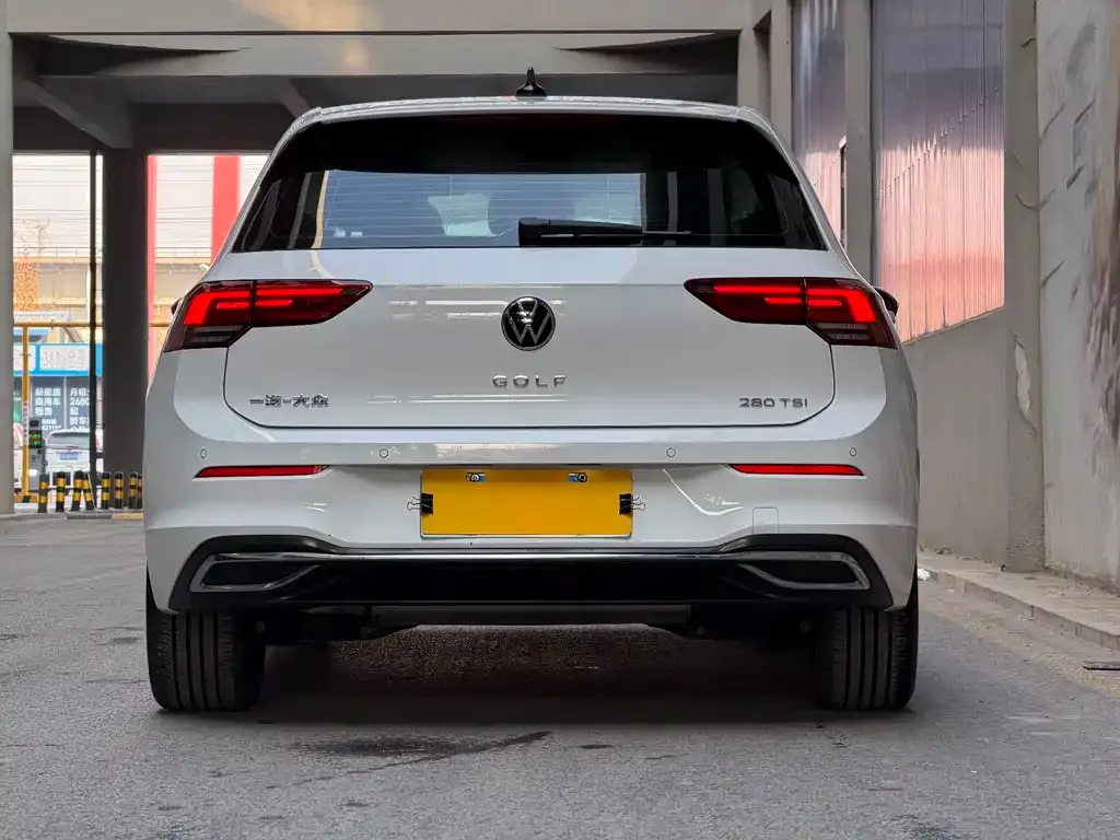 Volkswagen Golf 2023 из CN, фото 3