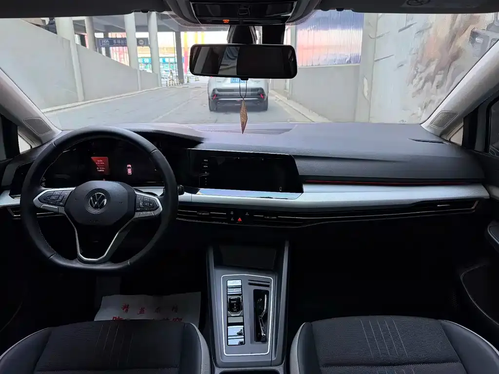 Volkswagen Golf 2023 из CN, фото 4