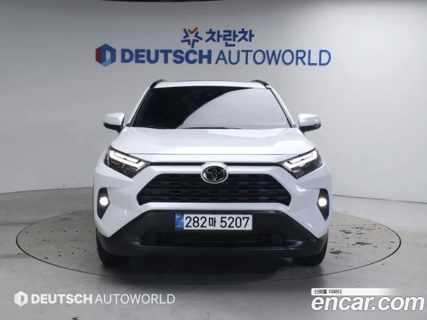 Toyota RAV4 — фото 2