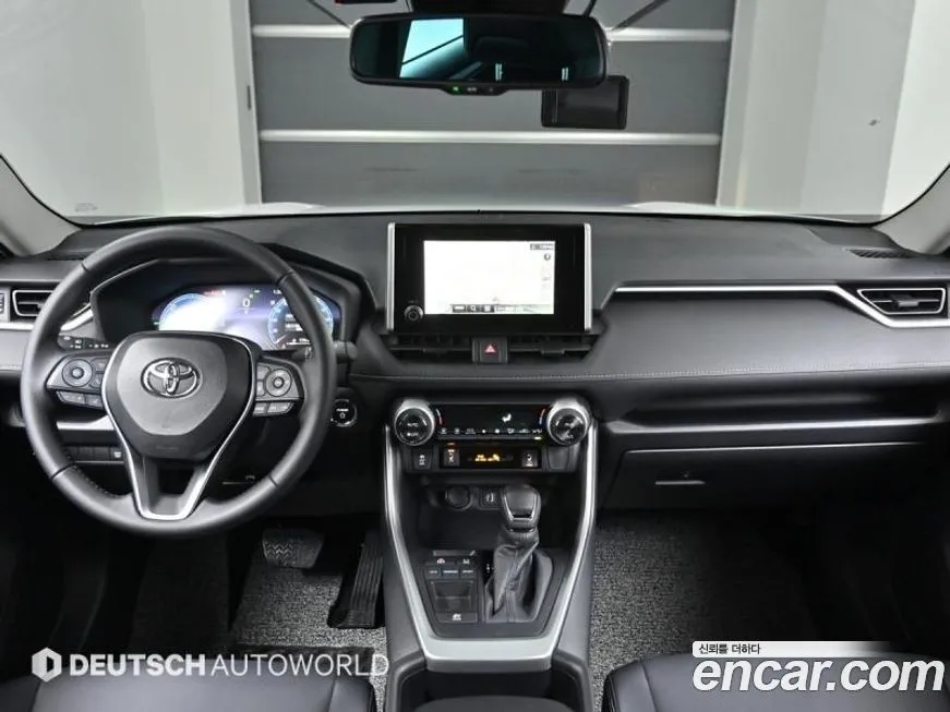Toyota RAV4 — фото 7