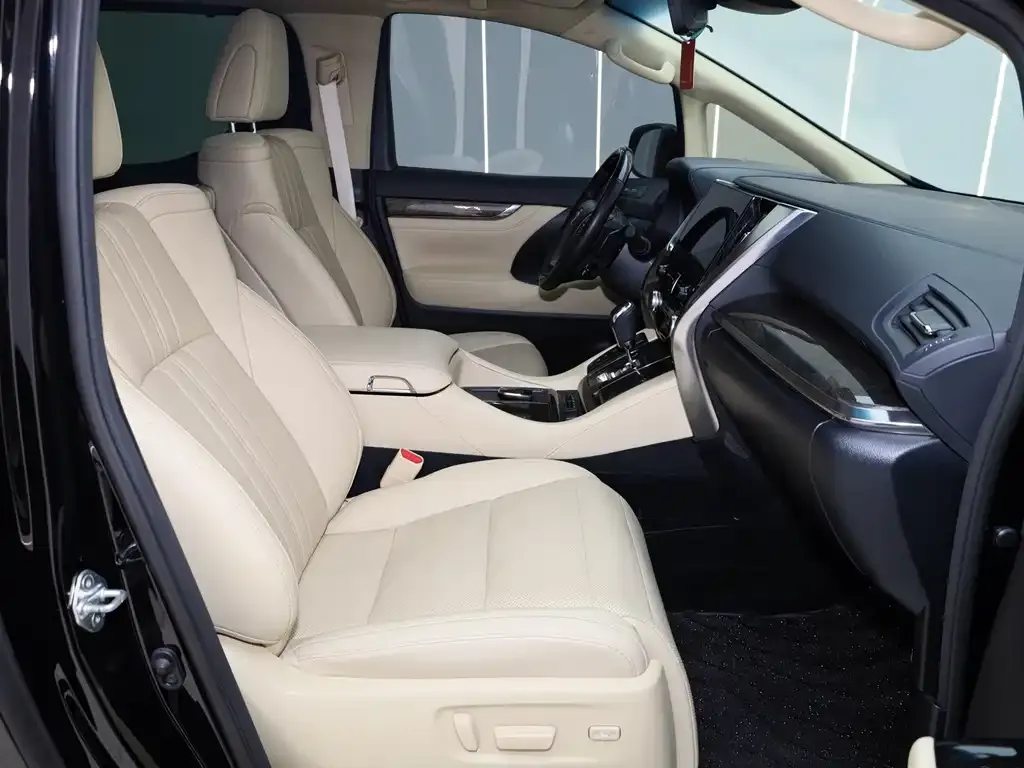 Toyota Vellfire 2023 из CN, фото 4