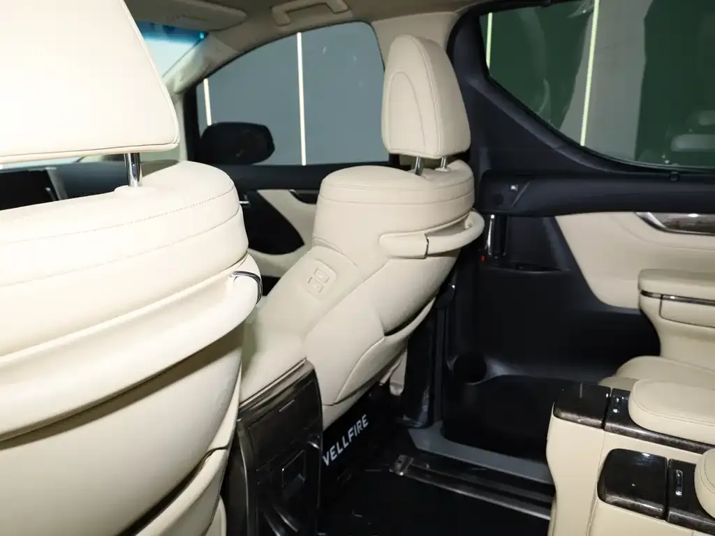 Toyota Vellfire 2023 из CN, фото 3
