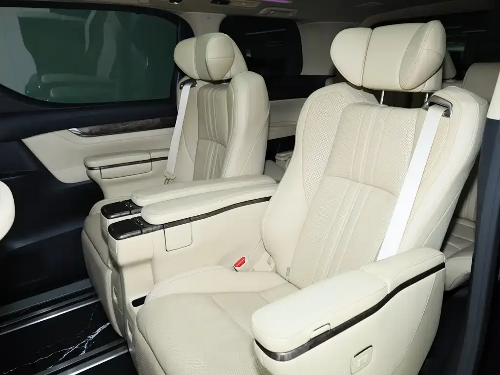 Toyota Vellfire 2023 из CN, фото 5