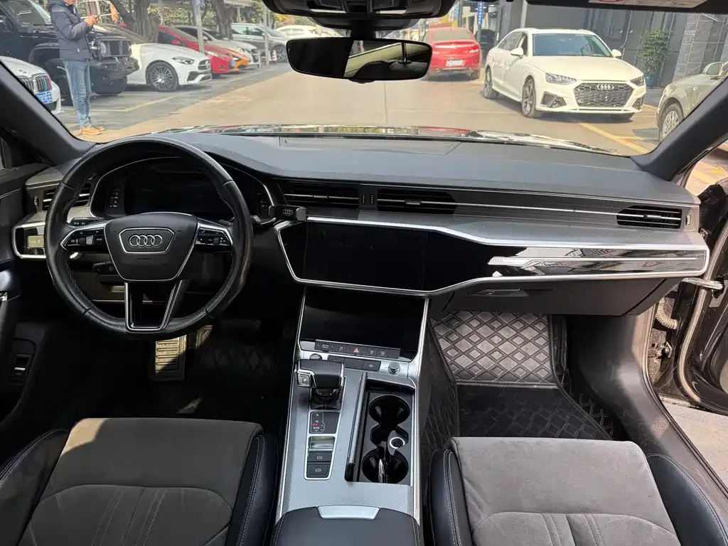 Audi A6L 2022 из CN, фото 10