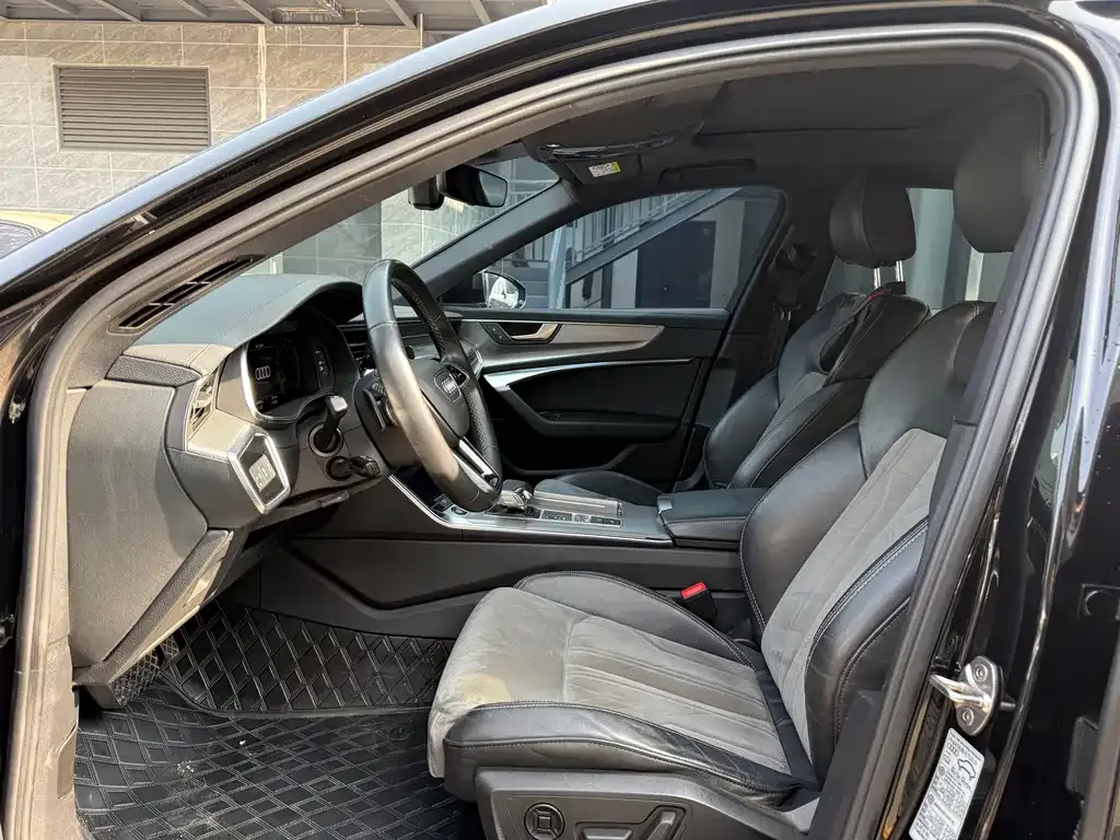Audi A6L 2022 из CN, фото 6