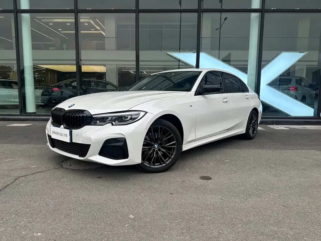 BMW 3 Series 2022 из CN, фото 1