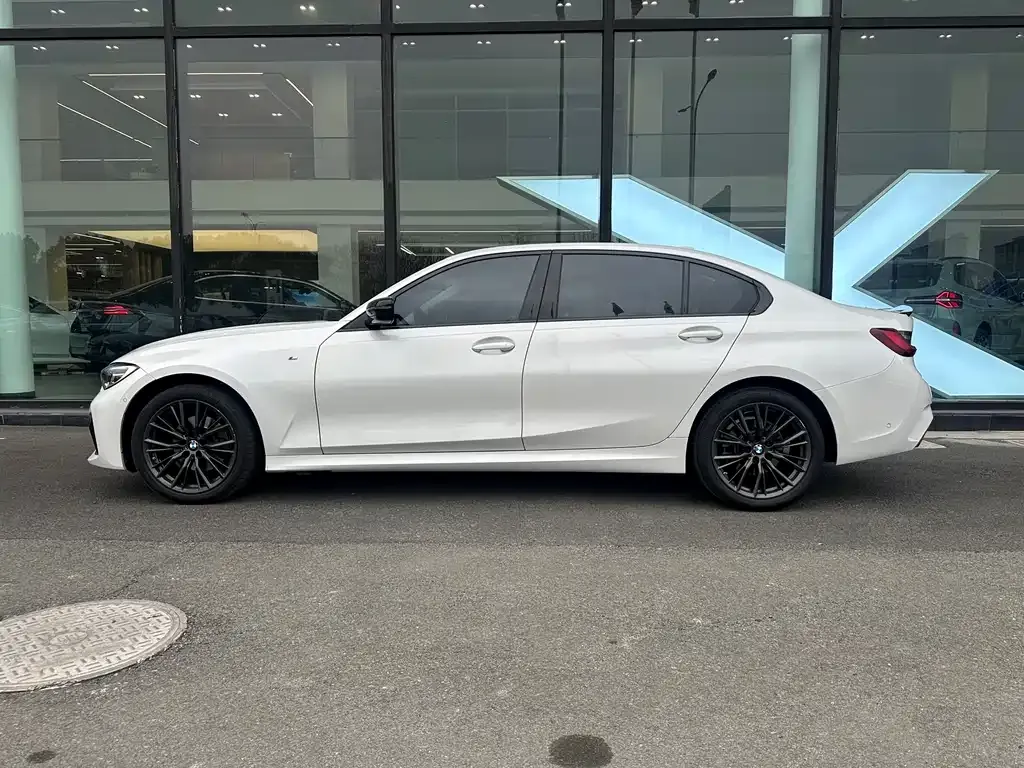 BMW 3 Series 2022 из CN, фото 3