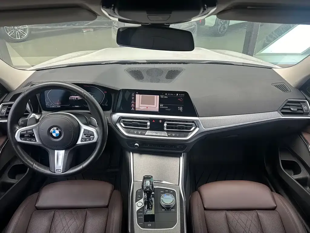 BMW 3 Series 2022 из CN, фото 2
